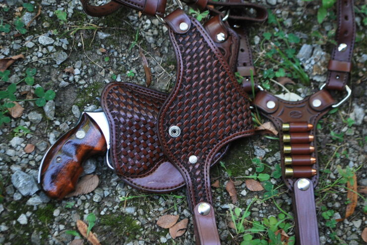 Tips for Choosing the Right Leather Shoulder Holster for Hunting